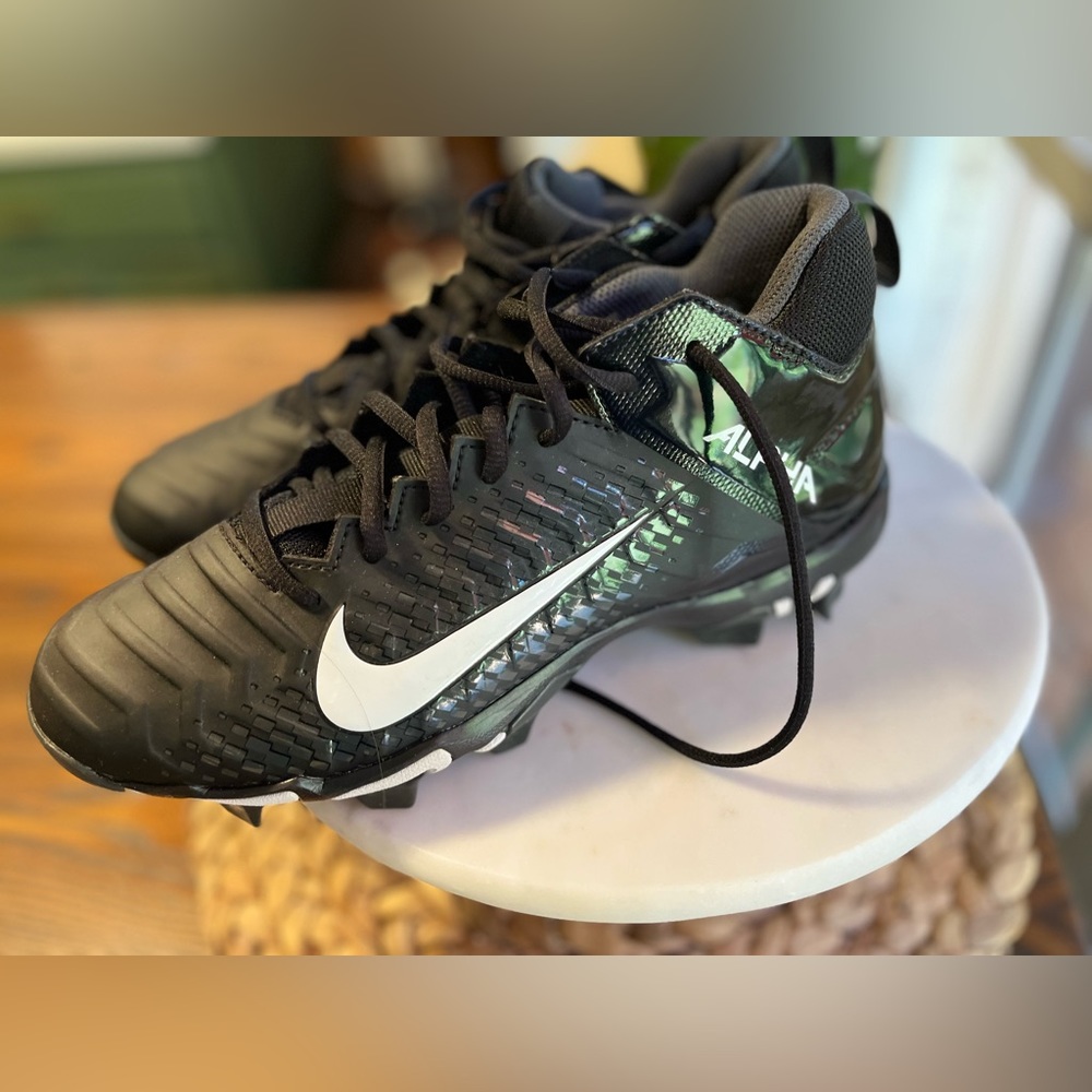 Nike Fastflex new without tags alpha football cleats size 7.
